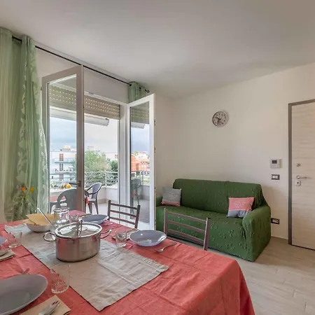 In 40350 Apartment
